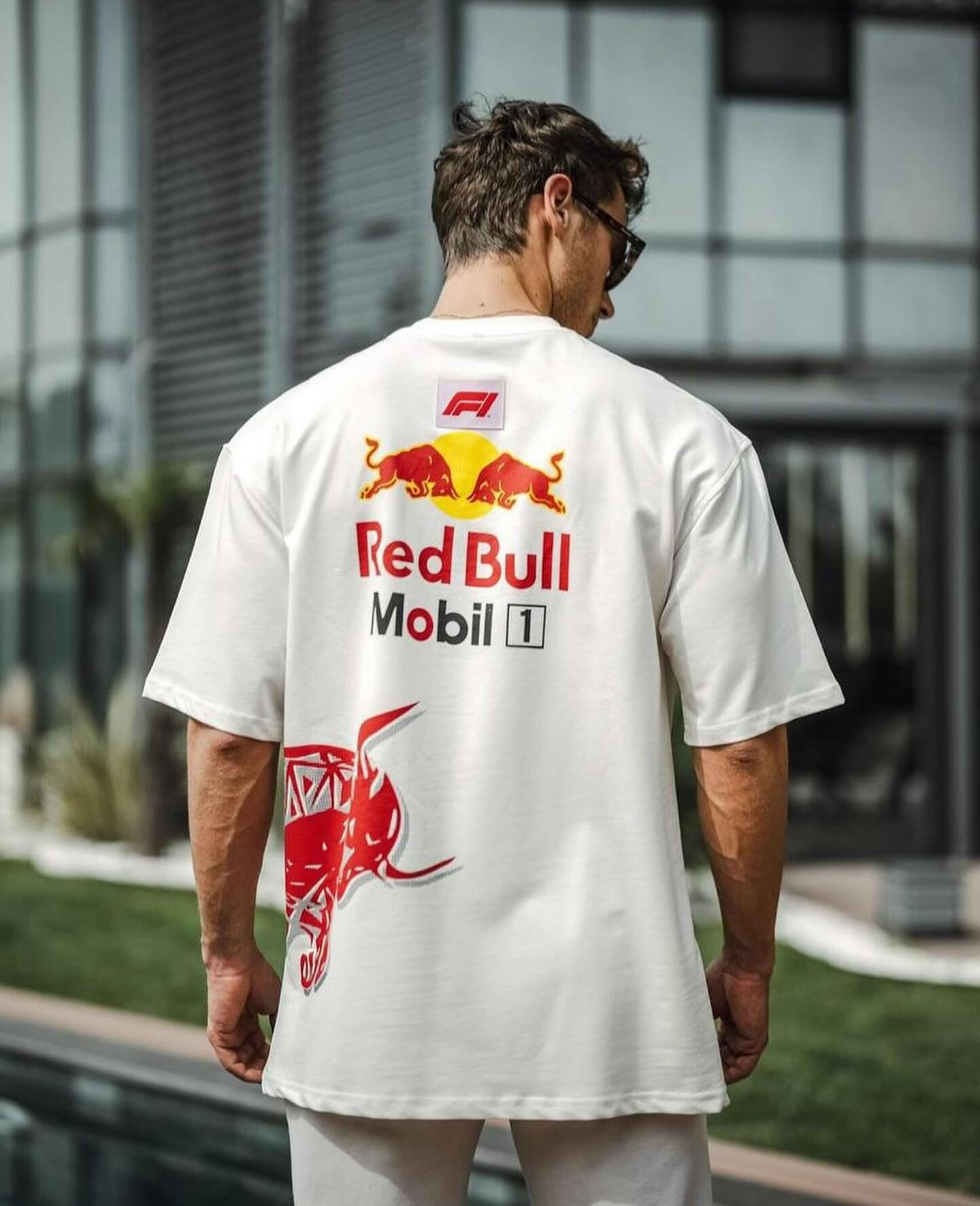 Red Bull Racing T-Shirt – Iconic Logo, Ideal for F1 Fans